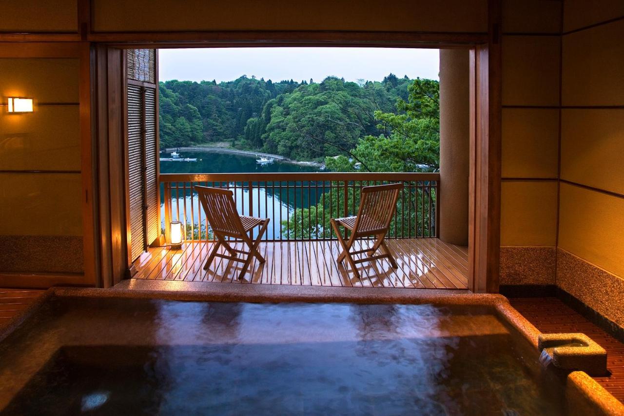 Noto Hyakurakusou Hotell Exteriör bild