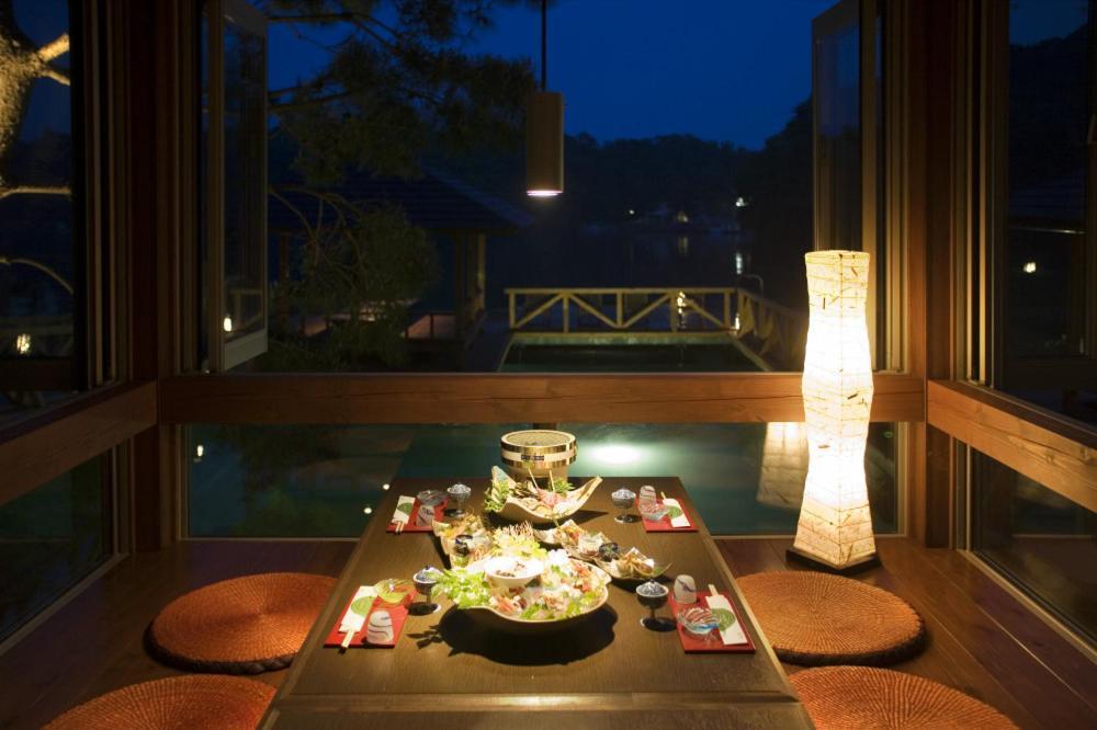 Noto Hyakurakusou Hotell Exteriör bild